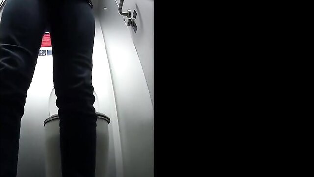 toilet girl pissing