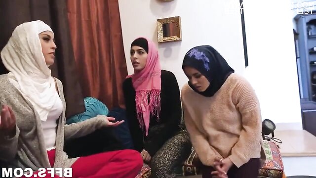 arab girls group sex