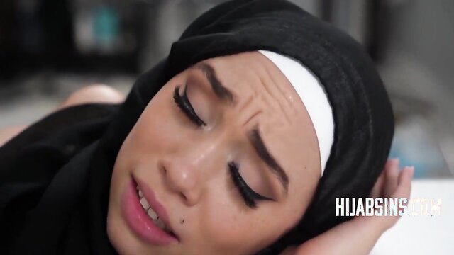 stepsis in hijab loses upskirt